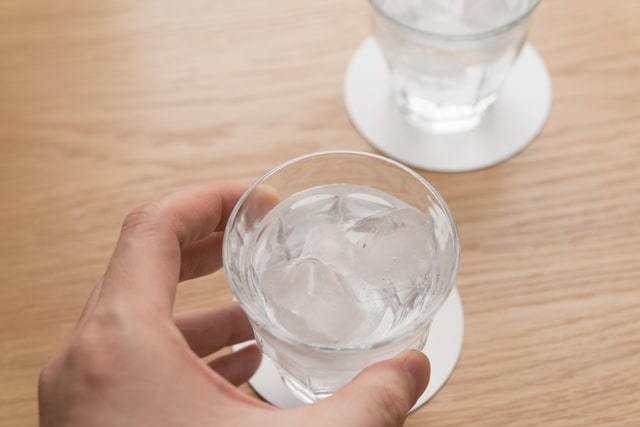 水