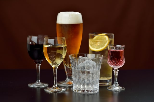 アルコールを含む飲み物
